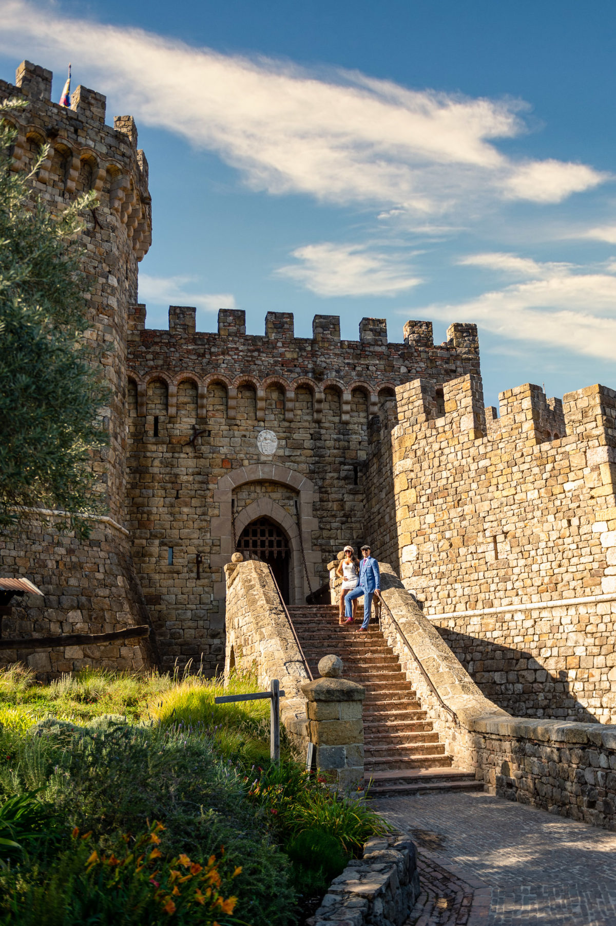 newly engaged couple at castello di amorosa