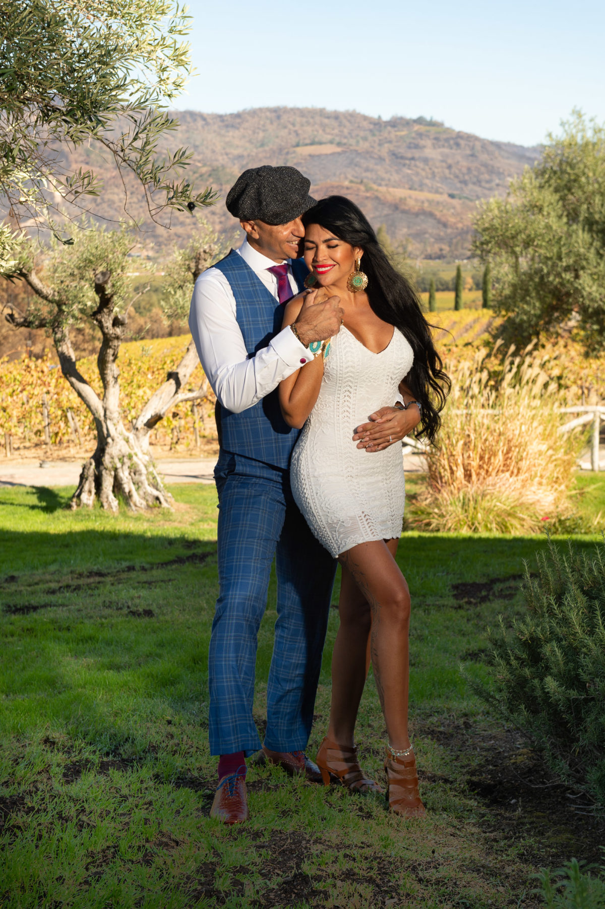 newly engaged couple at castello di amorosa