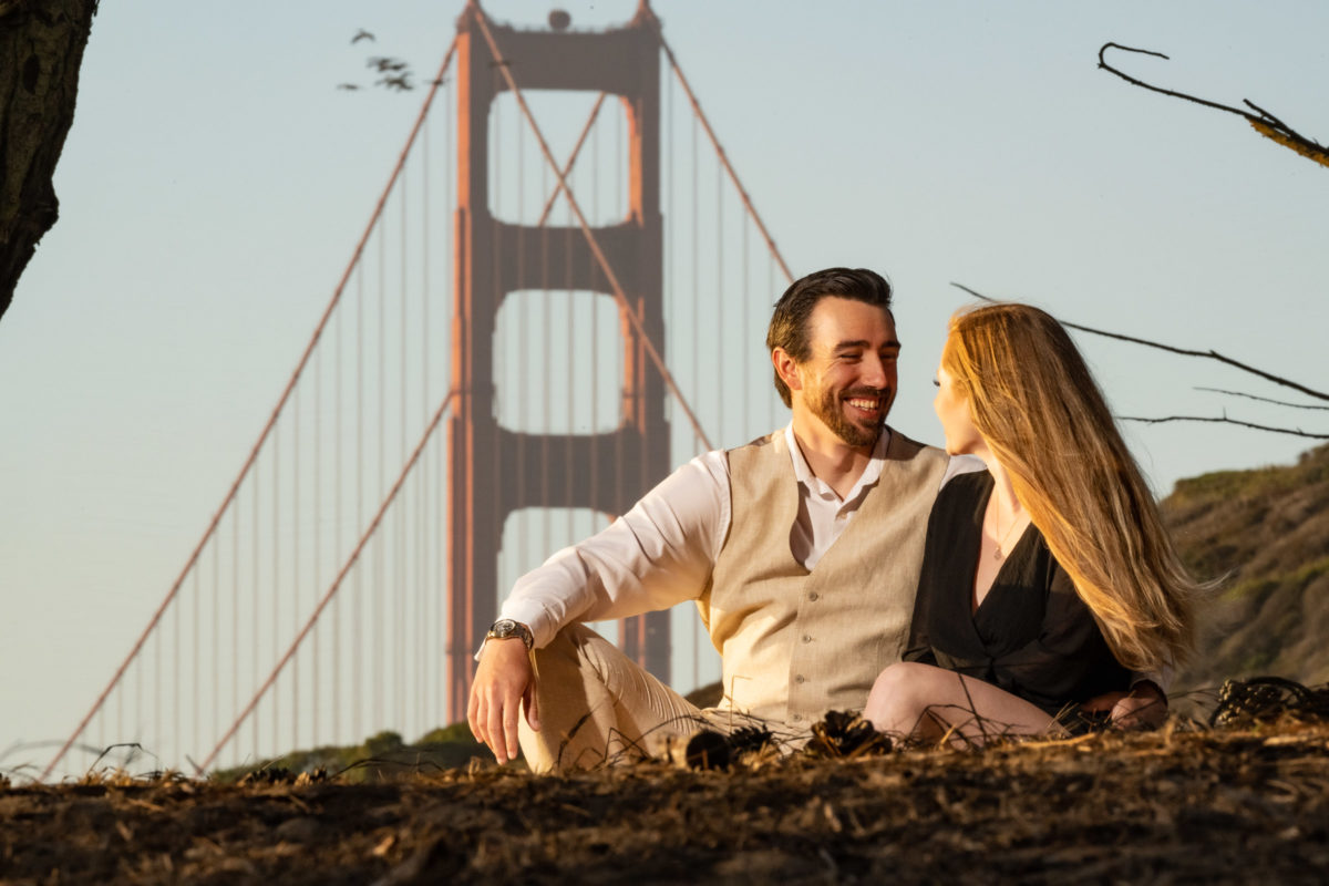 couple golden gate bridge